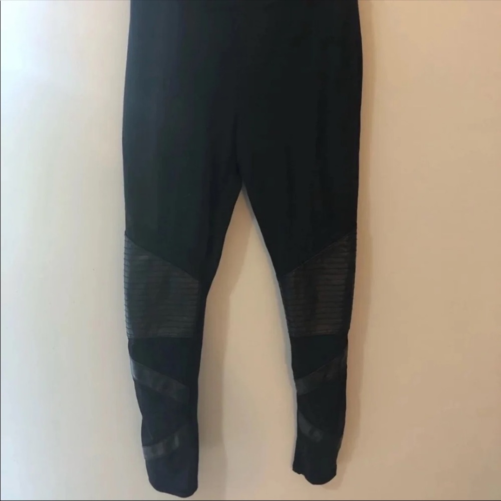 Black leggings
